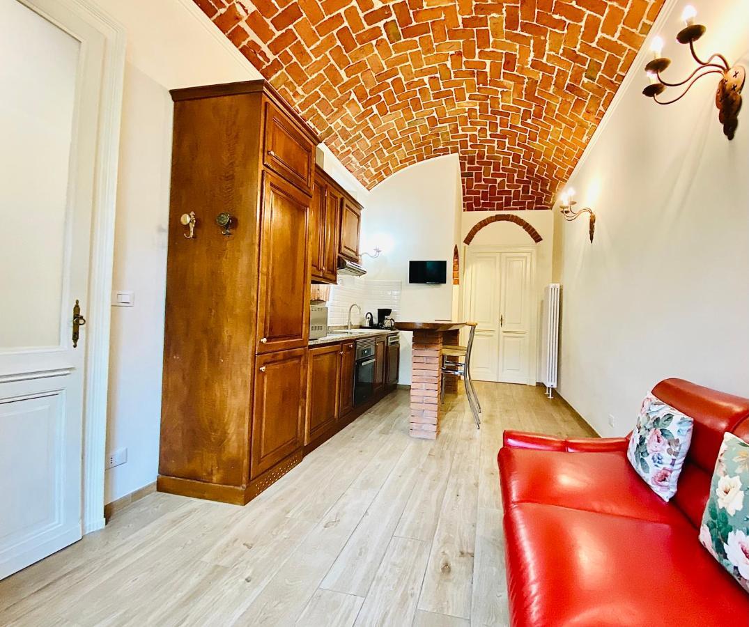 Exquisitely Renovated And Centrally Located Apartment With Free Parking Torino Kültér fotó