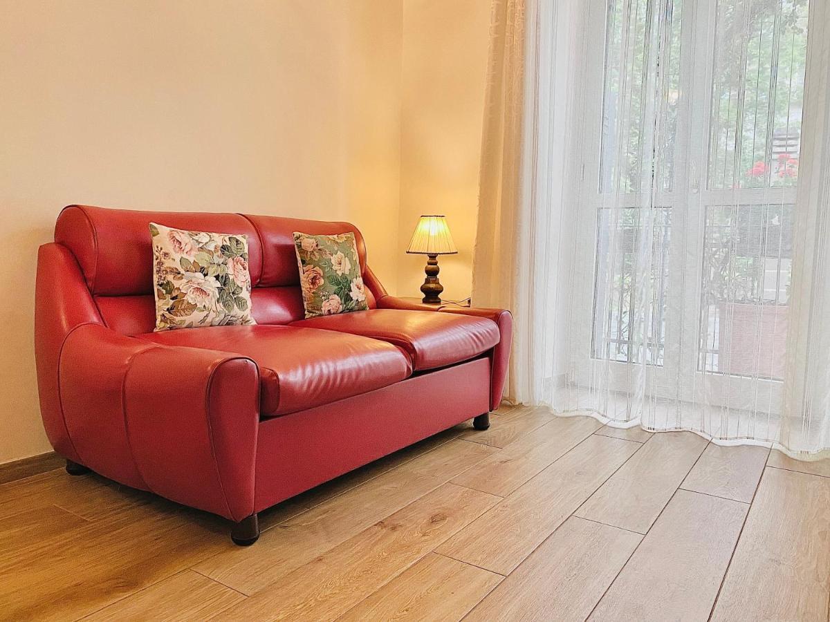 Exquisitely Renovated And Centrally Located Apartment With Free Parking Torino Kültér fotó