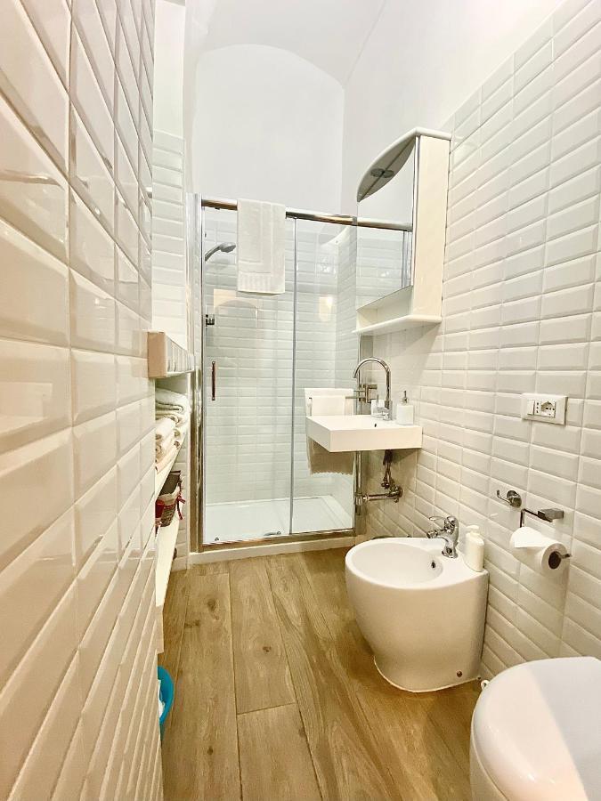 Exquisitely Renovated And Centrally Located Apartment With Free Parking Torino Kültér fotó